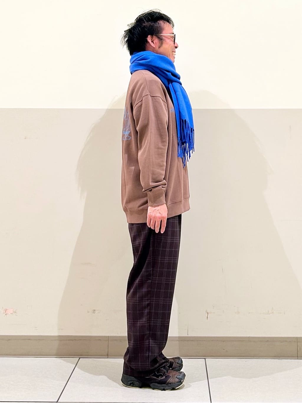 KENJI Iさんの「THE SHOP TK｜セミワイドイージーパンツ【洗濯機OK】」を使ったコーディネート