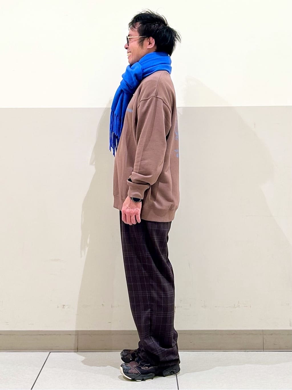 KENJI Iさんの「THE SHOP TK｜セミワイドイージーパンツ【洗濯機OK】」を使ったコーディネート