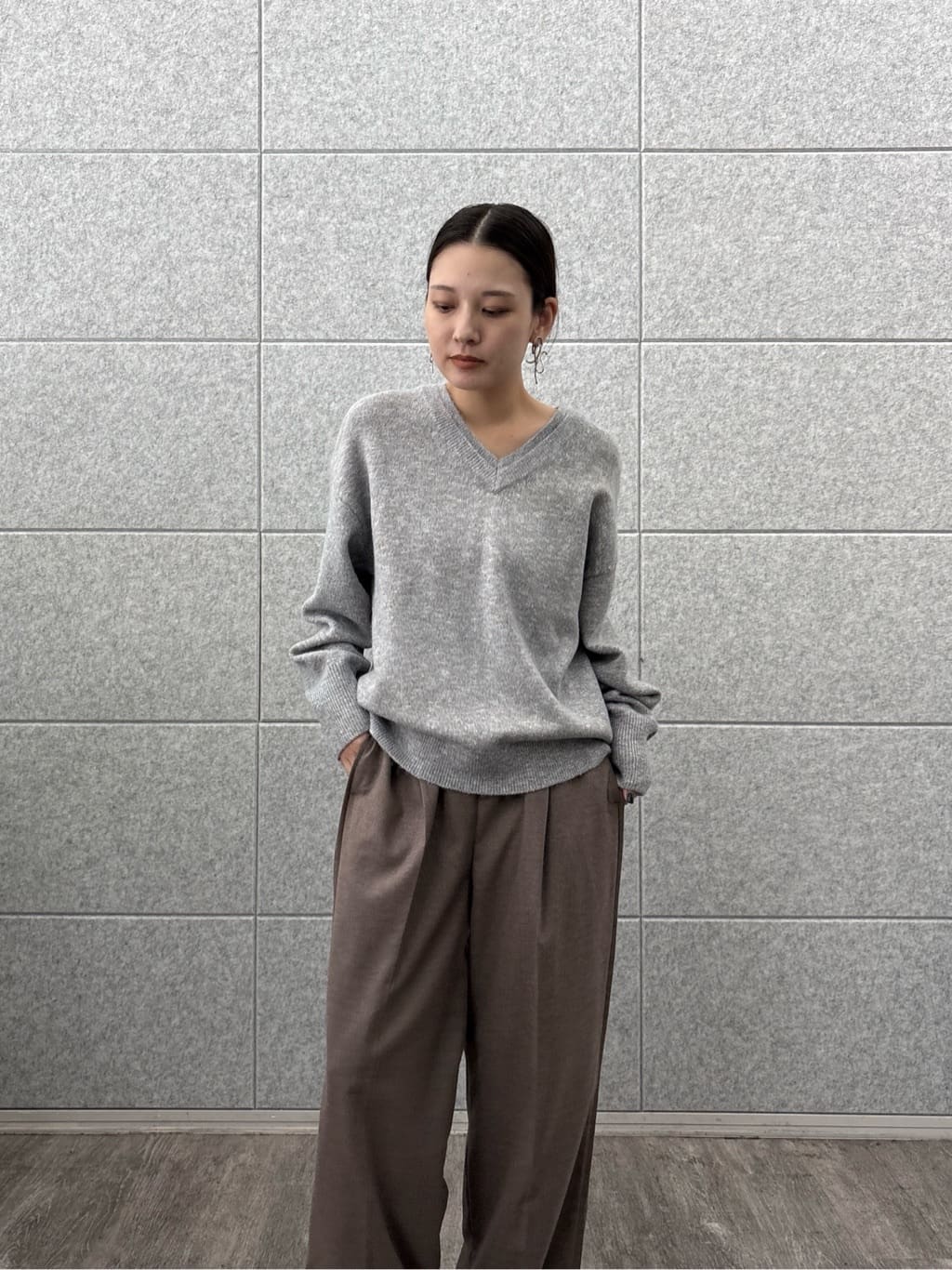 ayanoさんの「INDIVI｜Comfy SET UP｜イージーストレートスラックス【セットアップ対応／通勤／カセット服】」を使ったコーディネート