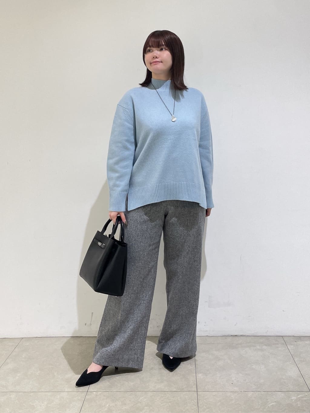 emikaさんの「INDIVI｜【冬ニット人気NO．1！／カシミヤ混】ミドルゲージハイネックニット」を使ったコーディネート