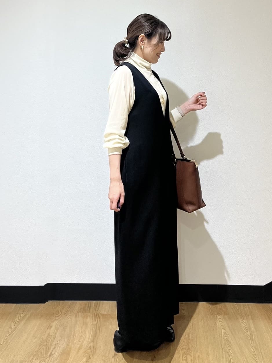 ayaさんの「Reflect｜【レイヤードスタイルのインナーに◎】タートル&times;ラグランスリーブプルオーバー」を使ったコーディネート
