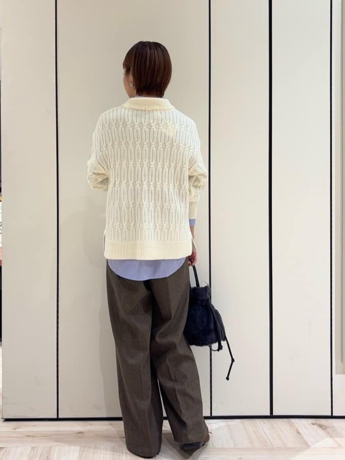 ｓａｔｏｍｉさんの「SHOO･LA･RUE｜【洗濯機可／毛玉レス】シンプルケーブル柄ニット」を使ったコーディネート