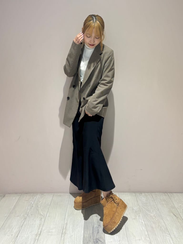 せらら⭐️さんの「ESPERANZA｜【EC先行販売】厚底レースアップリボンフェイクムートンブーツ」を使ったコーディネート