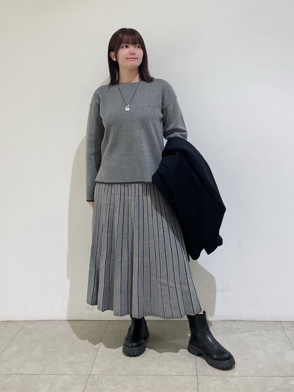 emikaさんの「INDIVI｜【洗える／SETUP可能】ジャカードボートネックニット」を使ったコーディネート