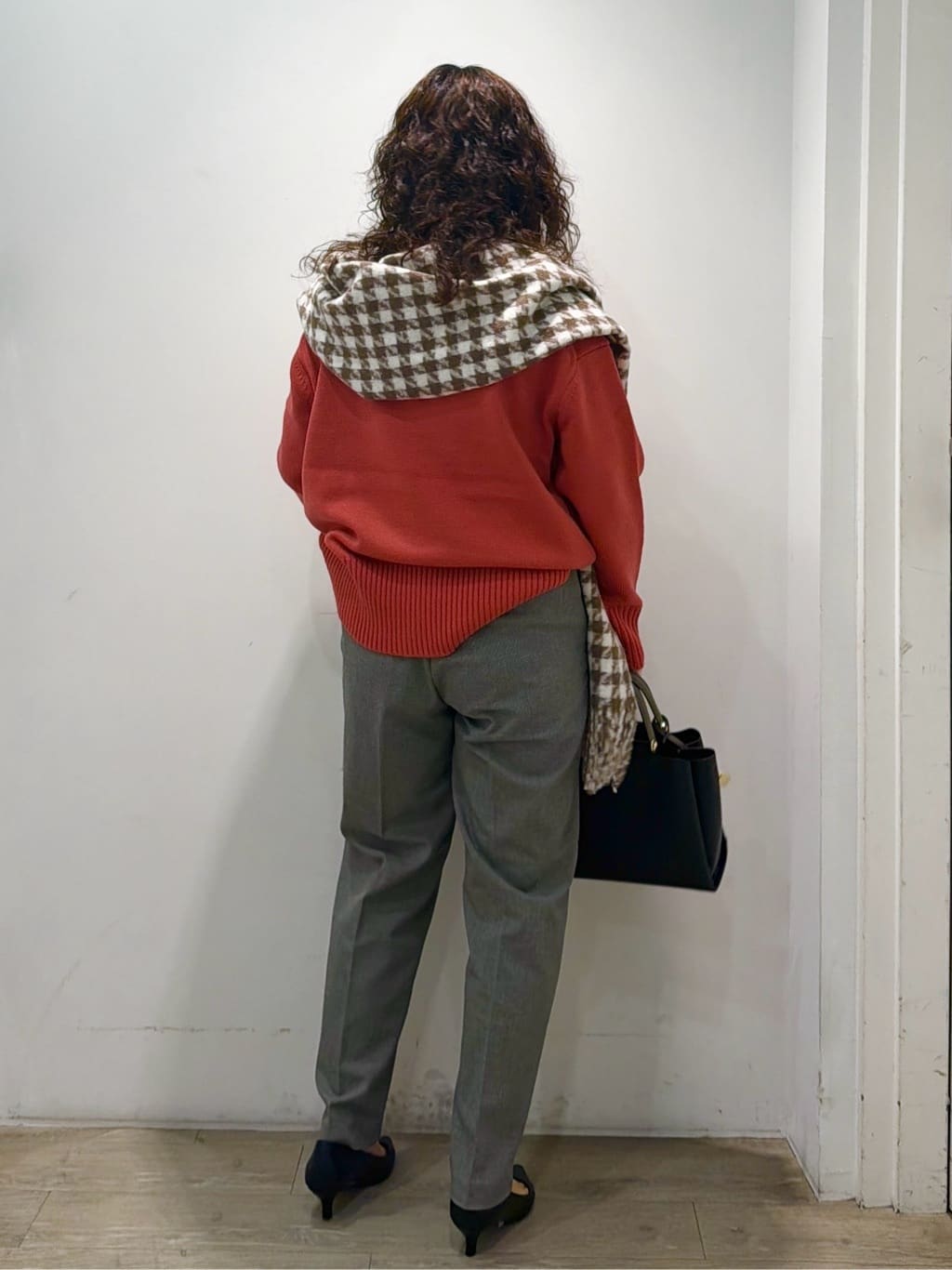 sumicaさんの「OPAQUE.CLIP｜ウォームタッチ テーパードパンツ【洗濯機洗OK／ストレッチ】」を使ったコーディネート