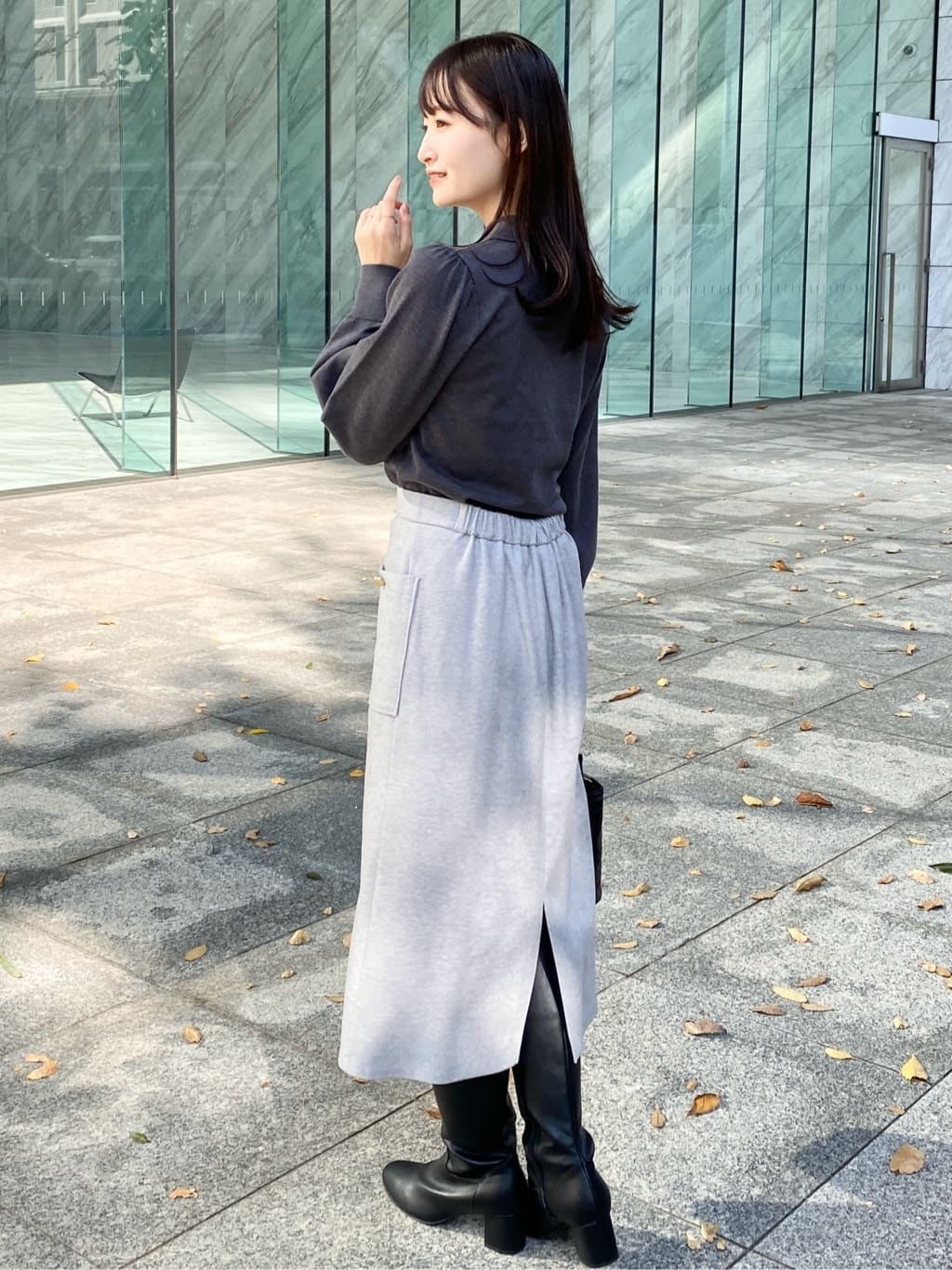 みさかさんの「index｜ゴールドパーツ付きボウタイニット【洗濯機OK】《10col／XS～LL》」を使ったコーディネート
