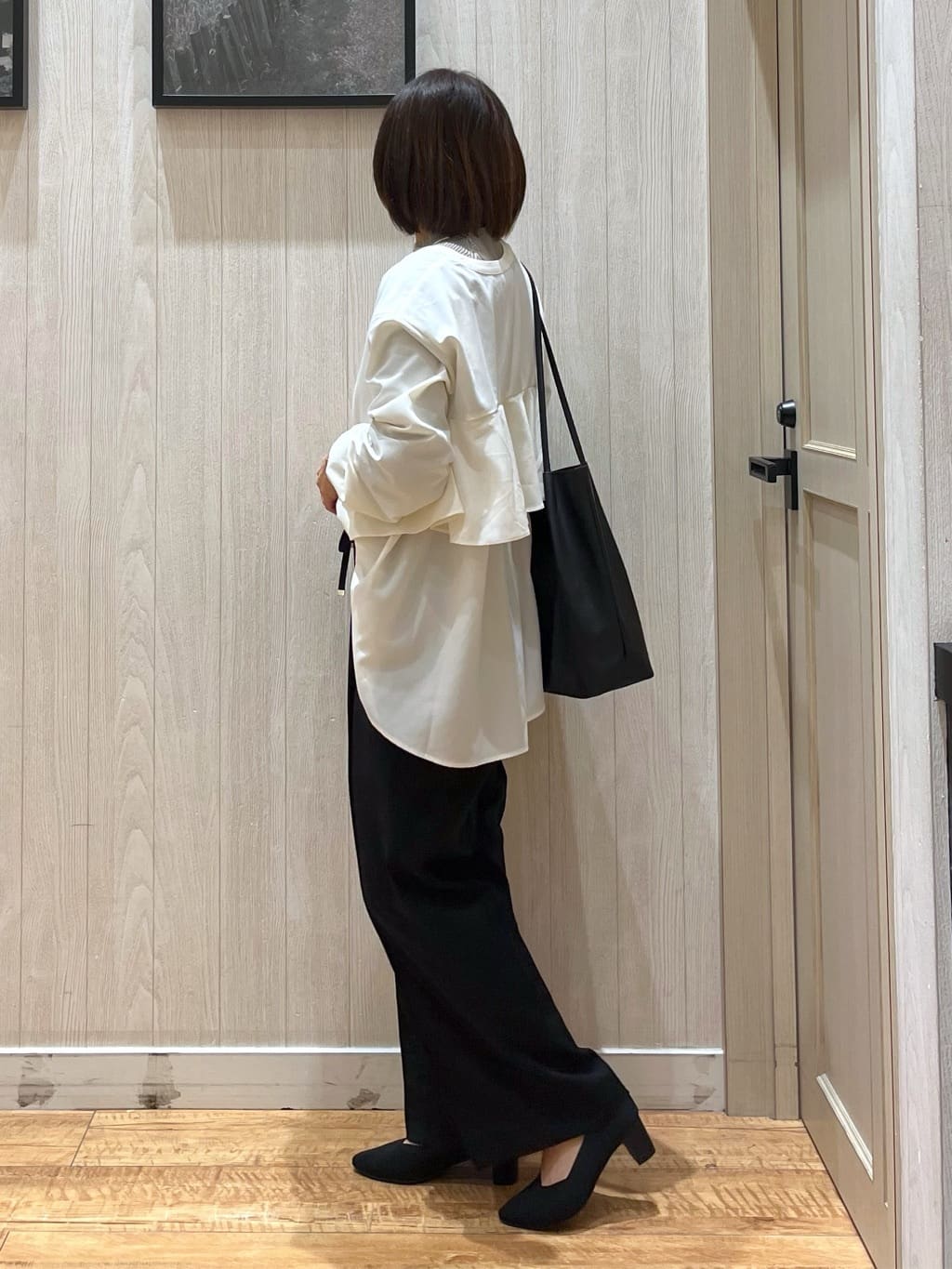 shirayuuuさんの「SHOO･LA･RUE｜【洗濯機可/S-LL/高レビュー】上品シルエットで美しい イージーワイドパンツ」を使ったコーディネート