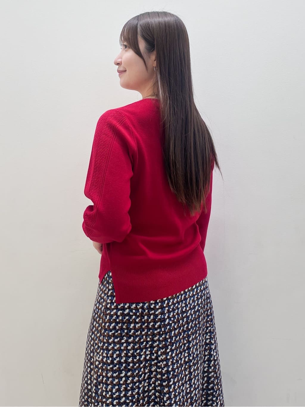 mikikoさんの「Reflect｜【ニットスタイルが華やかに◎】チドリ風プリントフレアスカート」を使ったコーディネート