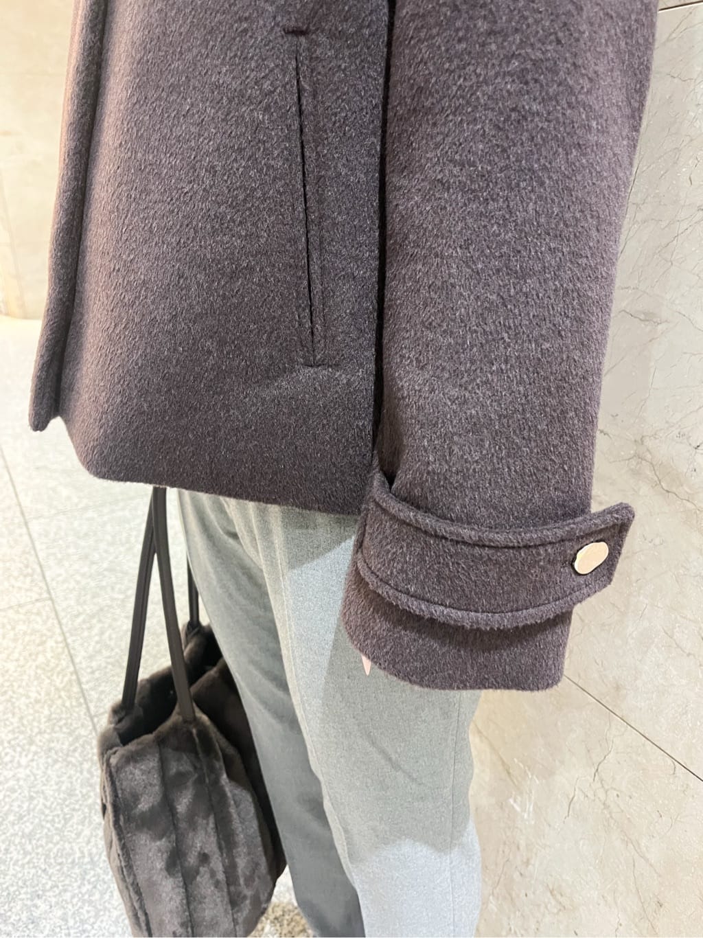 まひるさんの「index｜ウォームストレッチテーパードパンツ【洗濯機OK／防シワ／吸湿発熱】《XS～3L》」を使ったコーディネート