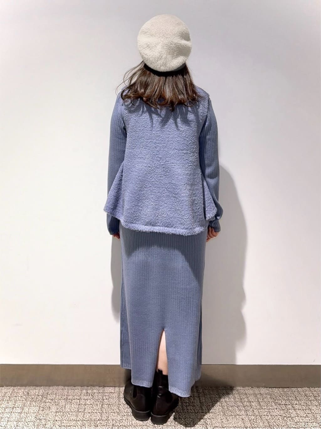 みーさんの「grove｜【2点SET/体型カバー】一枚で決まる、ペプラムベスト&times;ニットワンピース」を使ったコーディネート