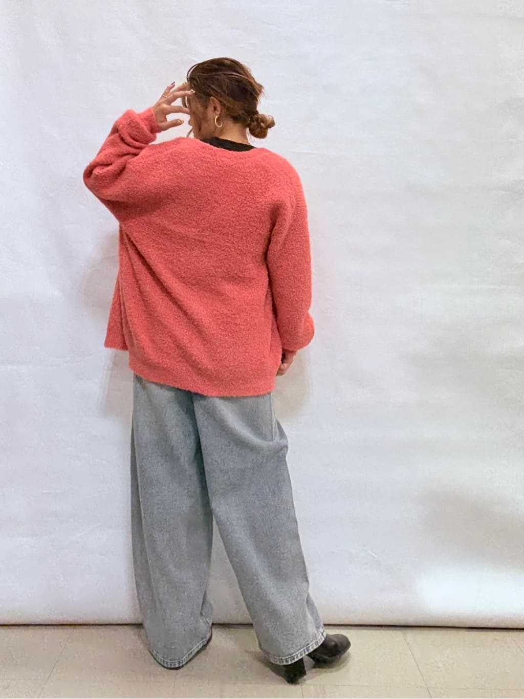 fuuさんの「SHOO･LA･RUE｜【S-LL】思わず触れたくなる ふわふわ Vネックニットカーディガン」を使ったコーディネート