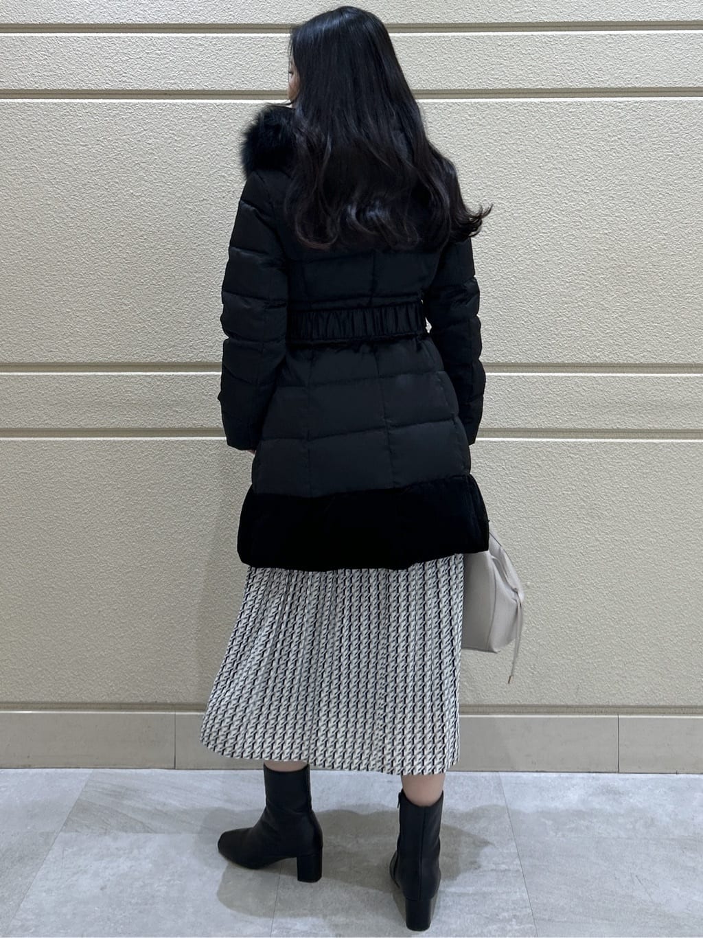 Momokaさんの「COUP DE CHANCE｜【ミディ丈】ベルト付ダウンコート」を使ったコーディネート