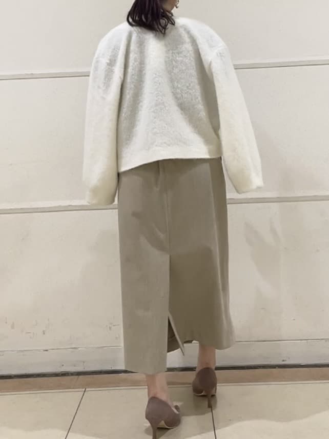 watanabeさんの「UNTITLED｜【ジャケット風/メタルボタン】アルパカ混シャギーカーディガン」を使ったコーディネート