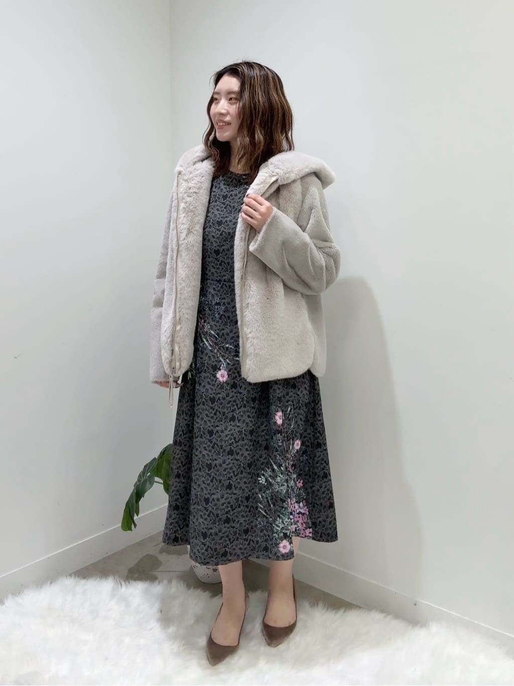 Suma Una本部スタッフさんの「SunaUna｜◆【冬を彩る異素材フェイクファーアウター】」を使ったコーディネート