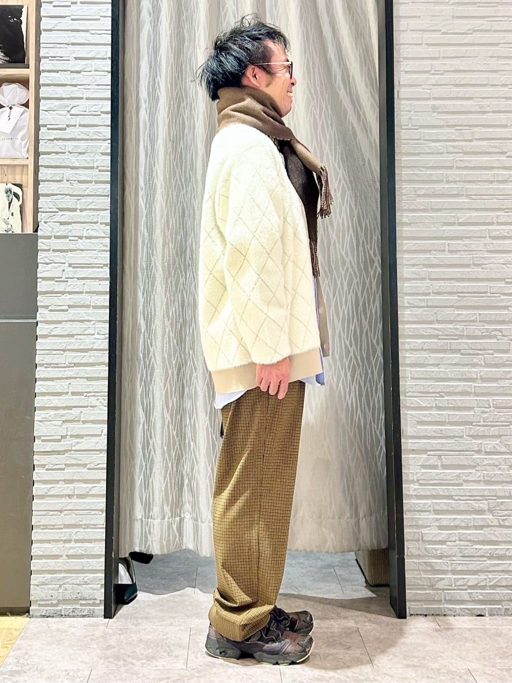 KENJI Iさんの「THE SHOP TK｜配色シャギーニットカーディガン ユニセックスでおすすめ！」を使ったコーディネート
