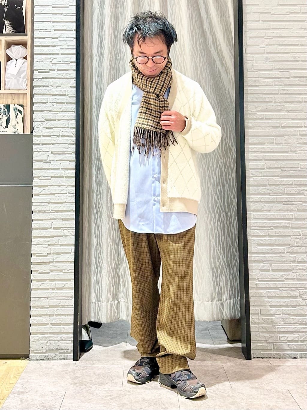 KENJI Iさんの「THE SHOP TK｜配色シャギーニットカーディガン ユニセックスでおすすめ！」を使ったコーディネート