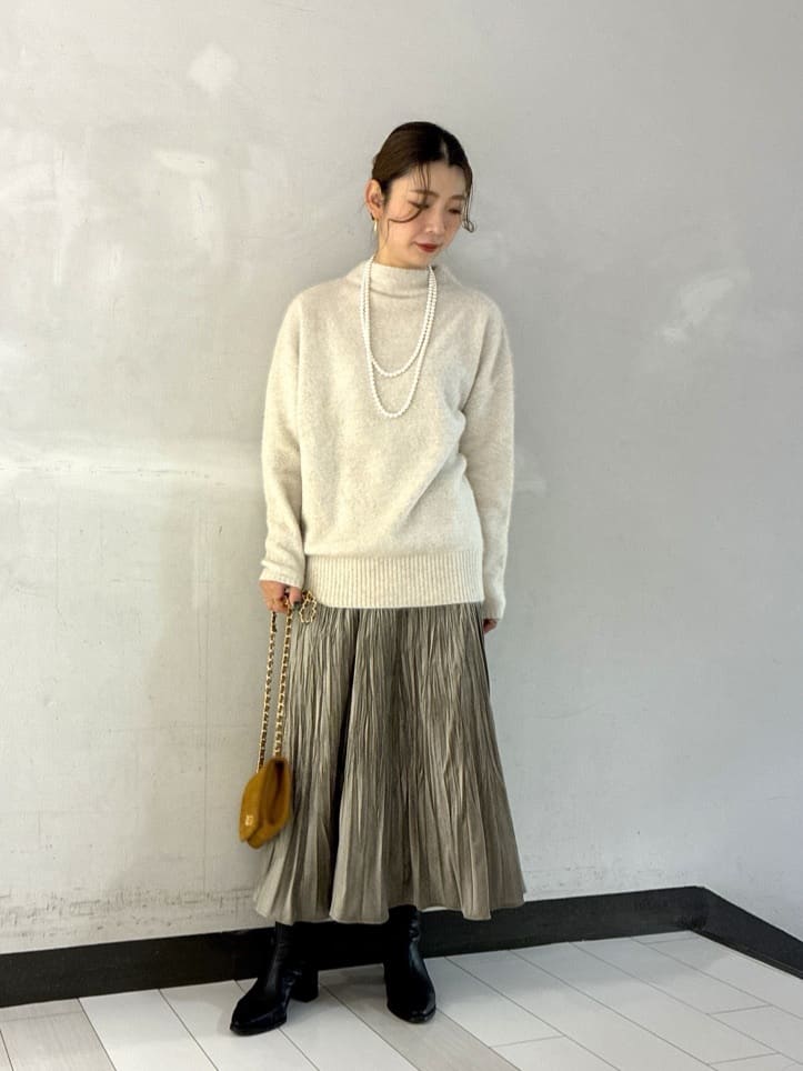 Rinさんの「UNTITLED｜【大人な品格/ふわふわニット】フォックスカシミヤ コクーンニット」を使ったコーディネート