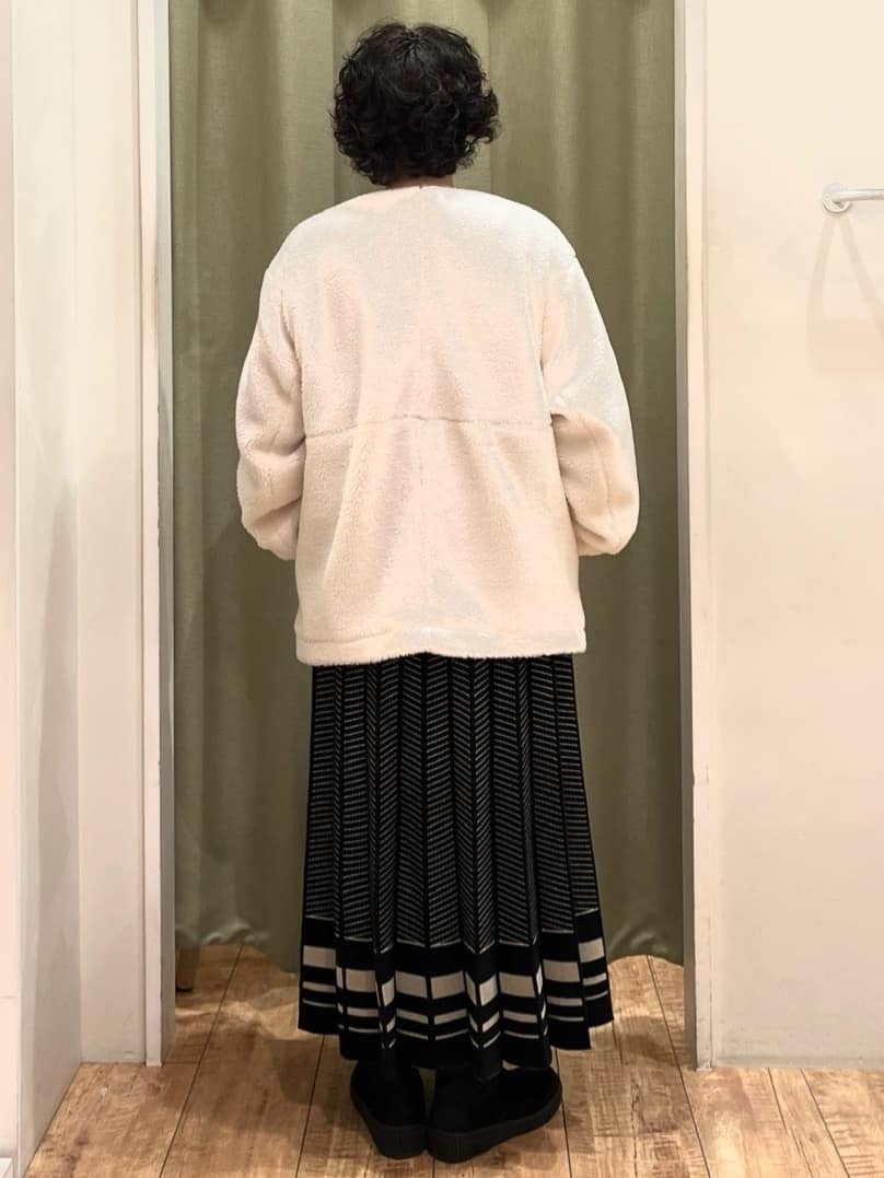☆ほしさんの「SHOO･LA･RUE｜【洗濯機可】即サマになる ノーカラー ボアブルゾン」を使ったコーディネート