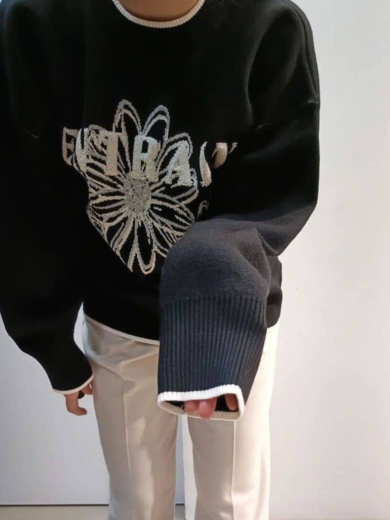 あんさんの「THE SHOP TK｜花柄ラメジャカードニット」を使ったコーディネート