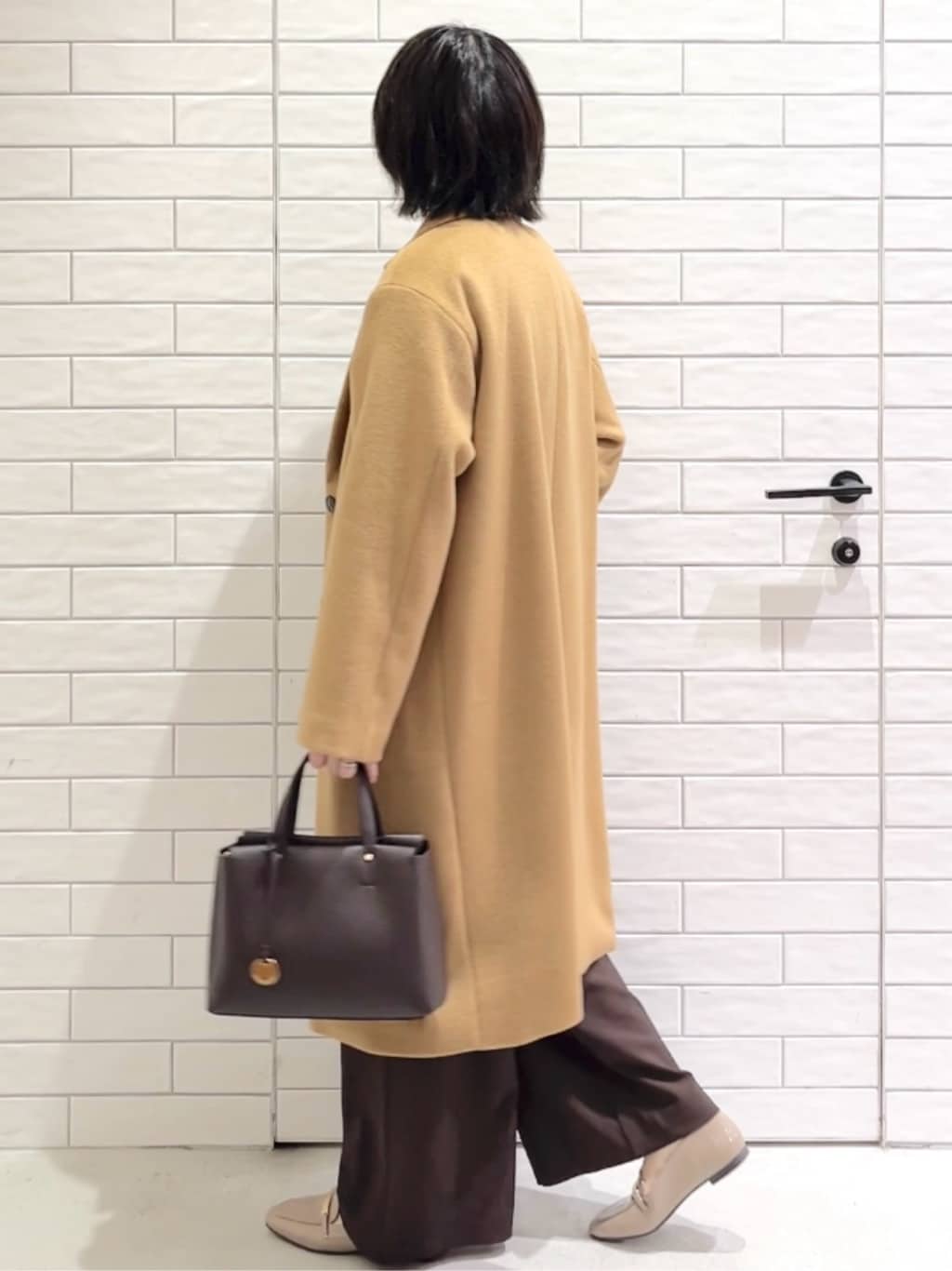 しおりさんの「OPAQUE.CLIP｜カシミヤブレンドウールチェスターコート」を使ったコーディネート