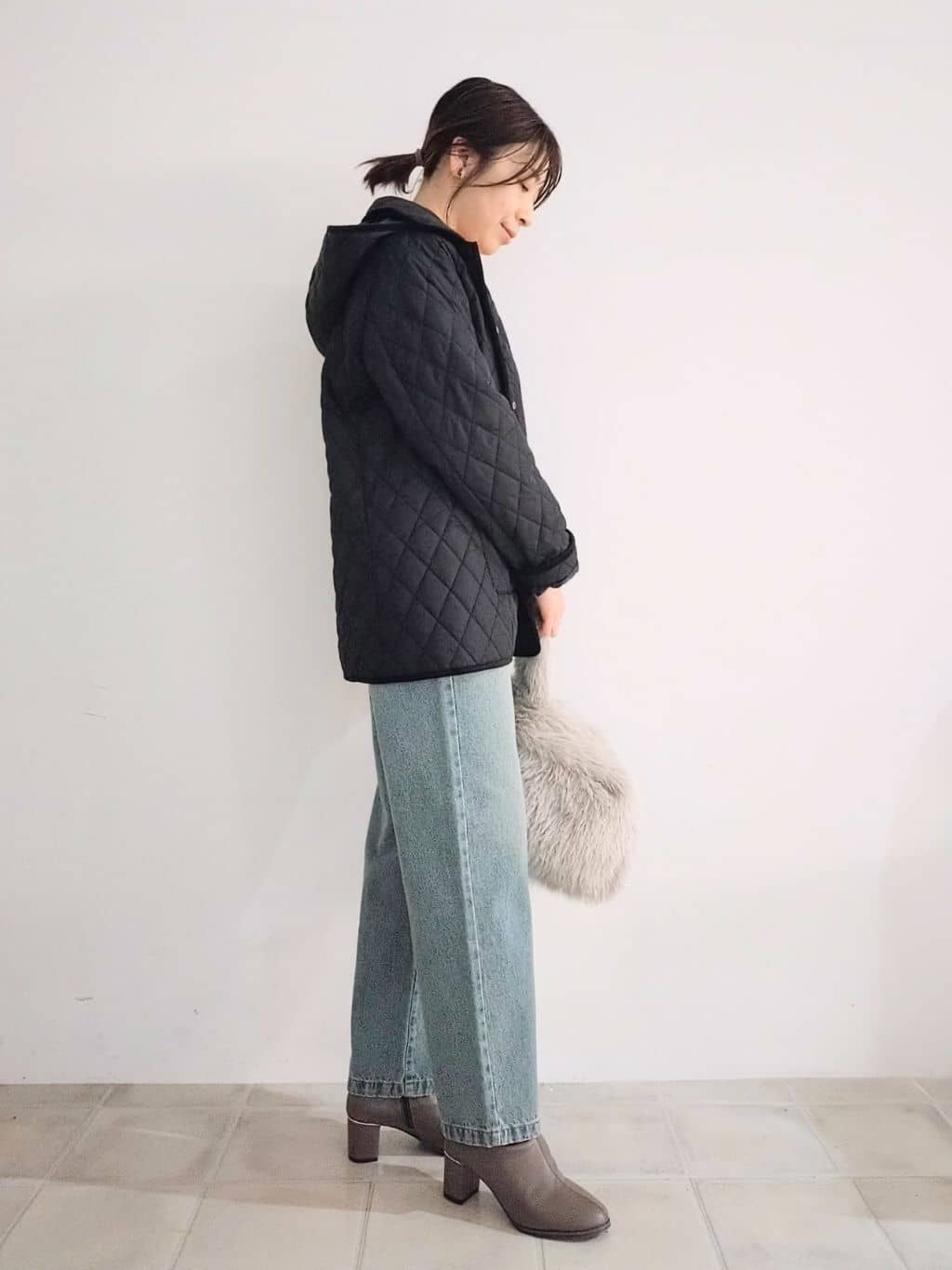miomioさんの「SHOO･LA･RUE｜【絶妙なゆるピタ/洗濯機可】ちくちくしにくい リブハイネックやわらかニット」を使ったコーディネート