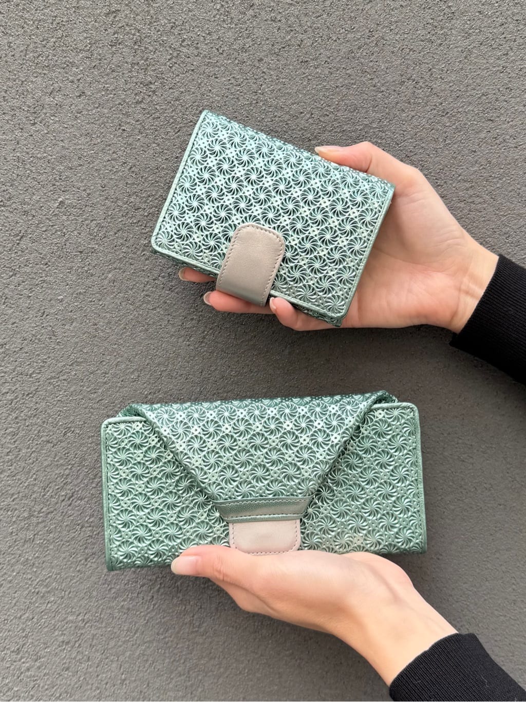 Kさんの「HIROKO HAYASHI｜GIRASOLE PIPERITA（ジラソーレ ピペリータ）二つ折り財布」を使ったコーディネート