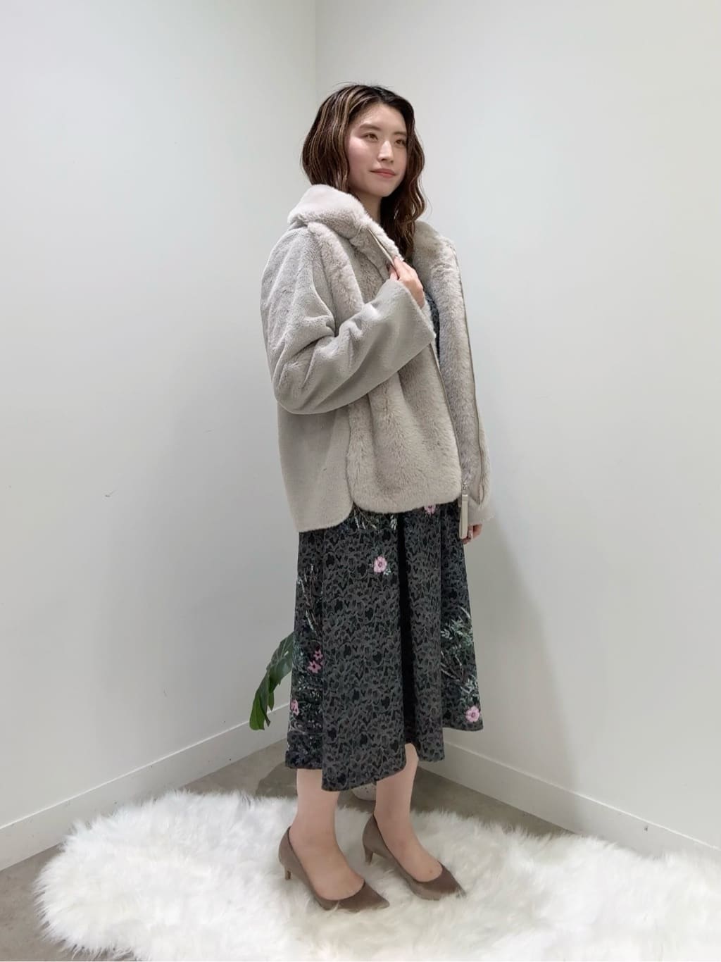 Suma Una本部スタッフさんの「SunaUna｜◆【冬を彩る異素材フェイクファーアウター】」を使ったコーディネート