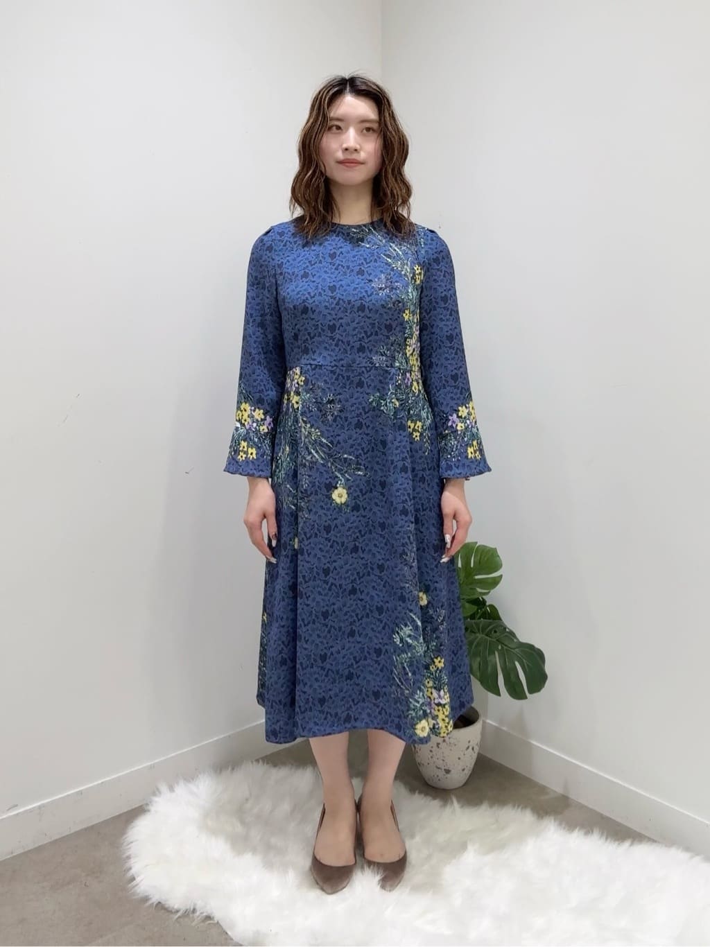 Suma Una本部スタッフさんの「SunaUna｜【co creation and yours／SS～L】レースプリント柄ワンピース」を使ったコーディネート