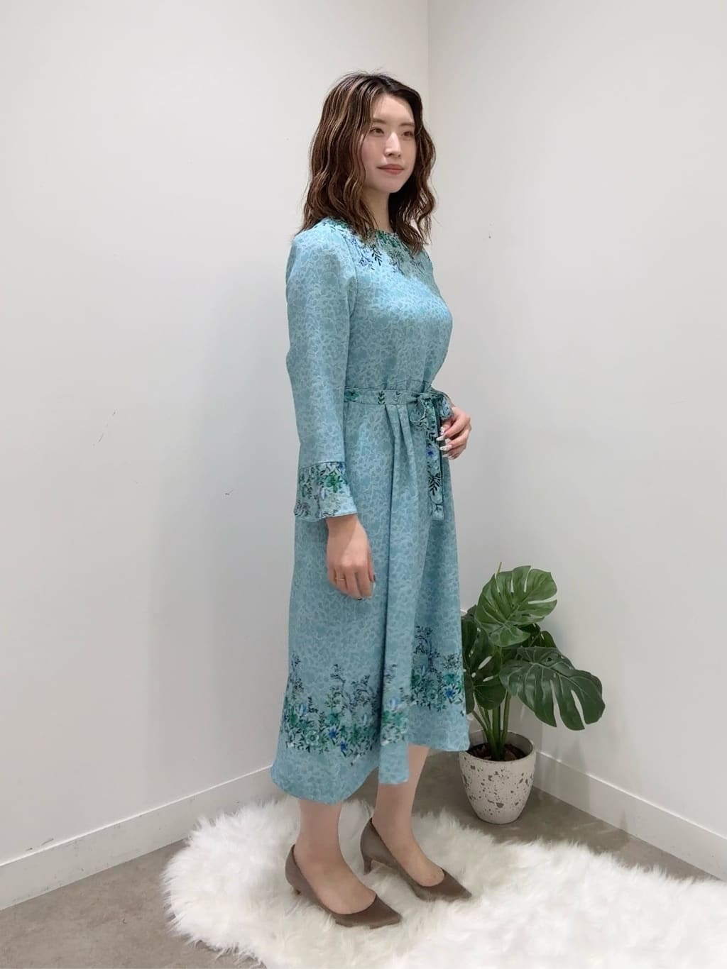 Suma Una本部スタッフさんの「SunaUna｜【co creation and yours／SS～L】レースプリント柄ワンピース」を使ったコーディネート