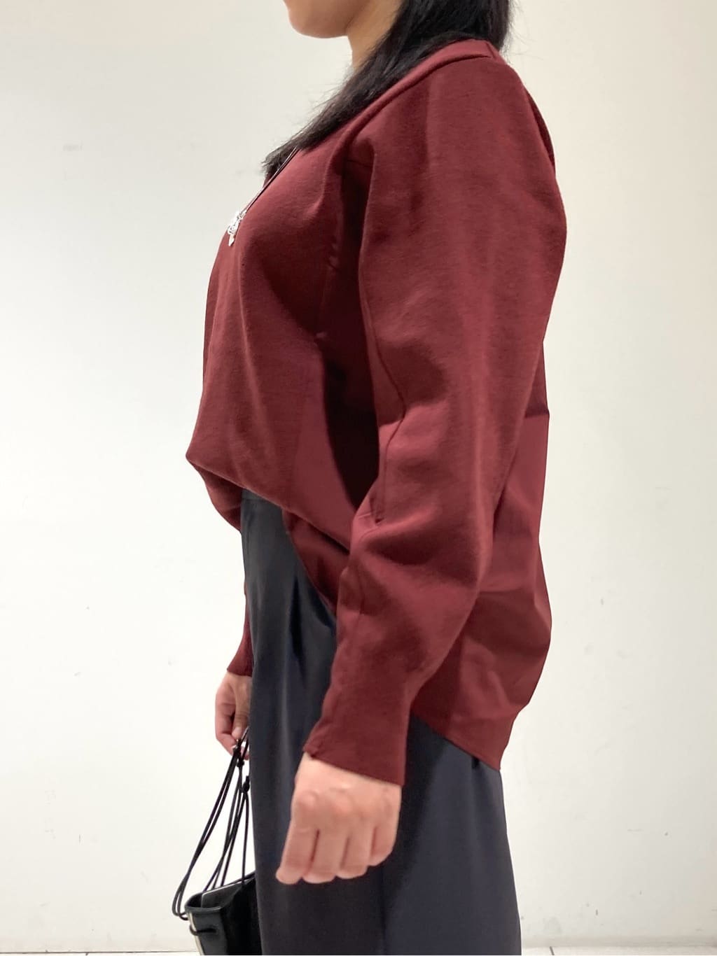 momokoさんの「INDIVI｜【洗える／選べる8色】トーンアップニット」を使ったコーディネート