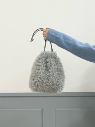 yuuさんの「grove｜【洗える】レイヤードにもおすすめ！サイド釦ニット」を使ったコーディネート