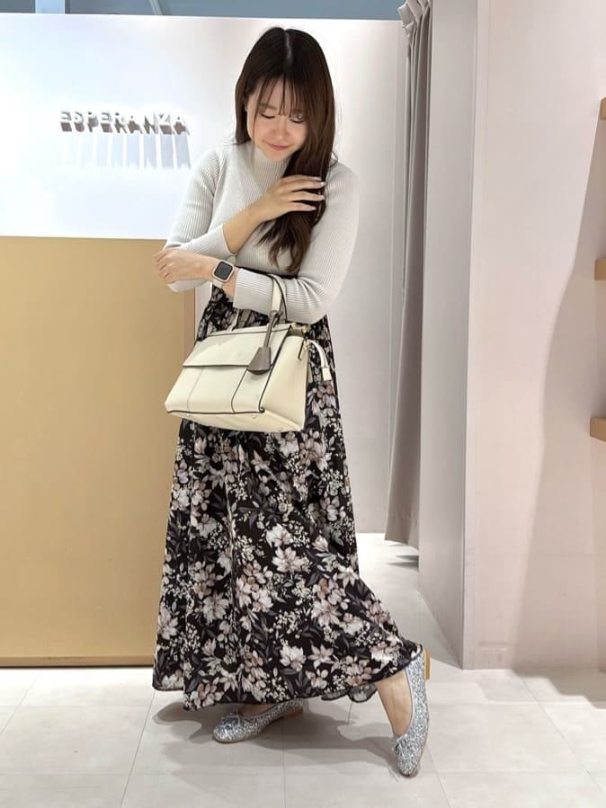 neinaさんの「ESPERANZA｜【EC限定カラーあり】グリッターバレエシューズ」を使ったコーディネート