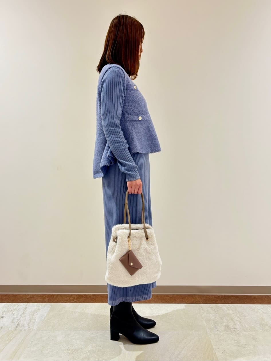 miさんの「grove｜【2点SET/体型カバー】一枚で決まる、ペプラムベスト&times;ニットワンピース」を使ったコーディネート