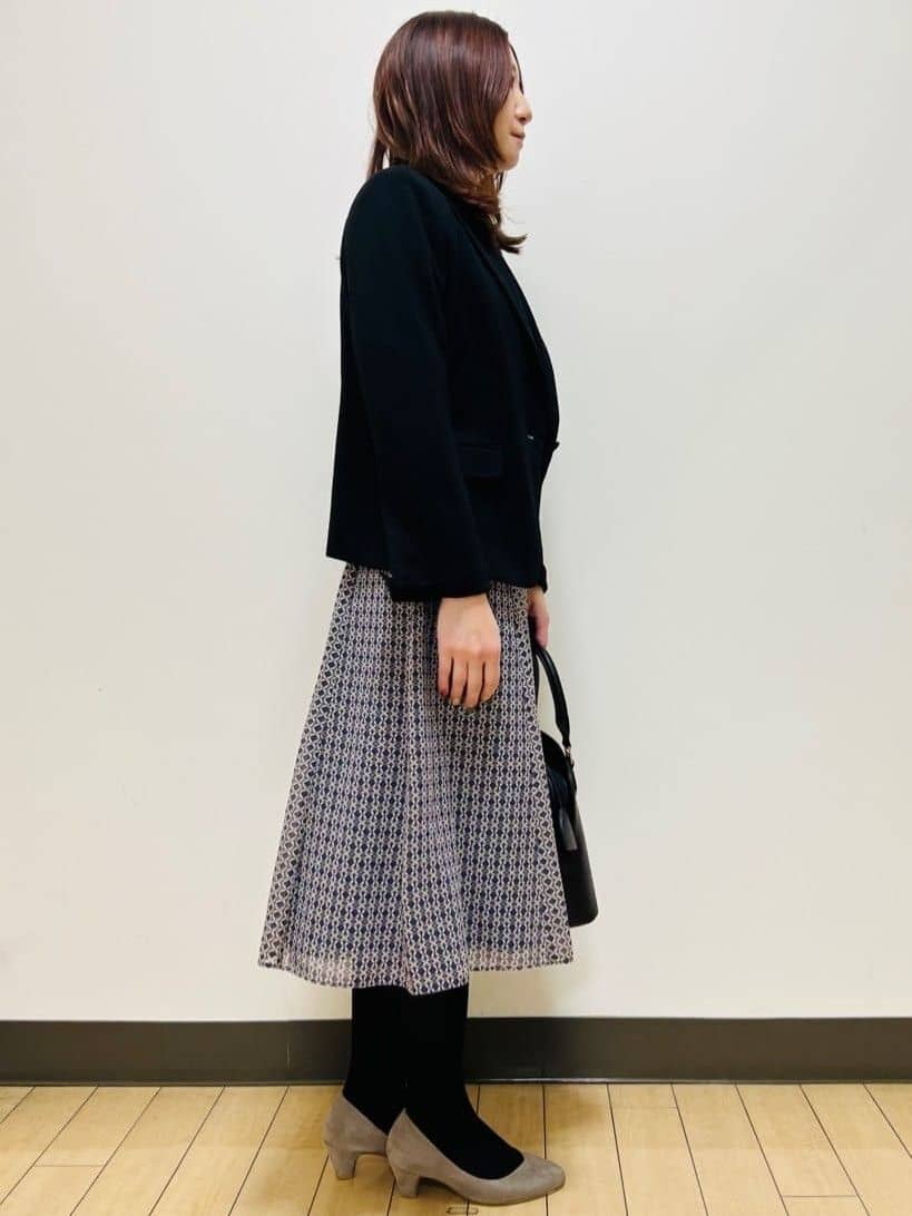 miiiさんの「Reflect｜【秋映え／単品使い◎／すっきり見え】ブローチ付きニットアンサンブル」を使ったコーディネート