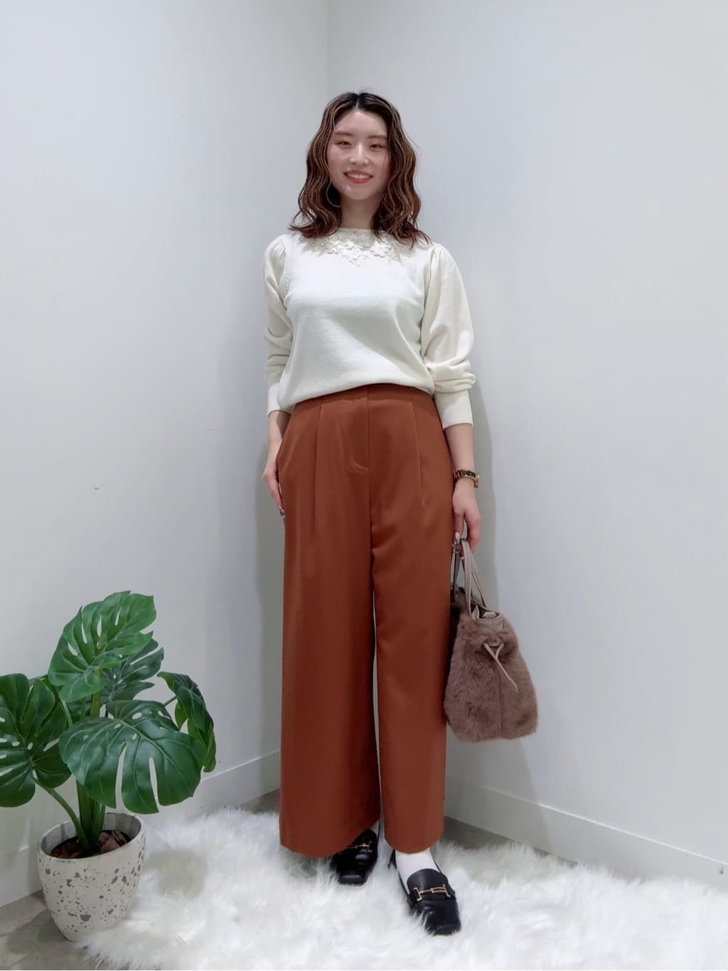 Suma Una本部スタッフさんの「SunaUna｜【ショート丈】ノーカラーライトアウター」を使ったコーディネート