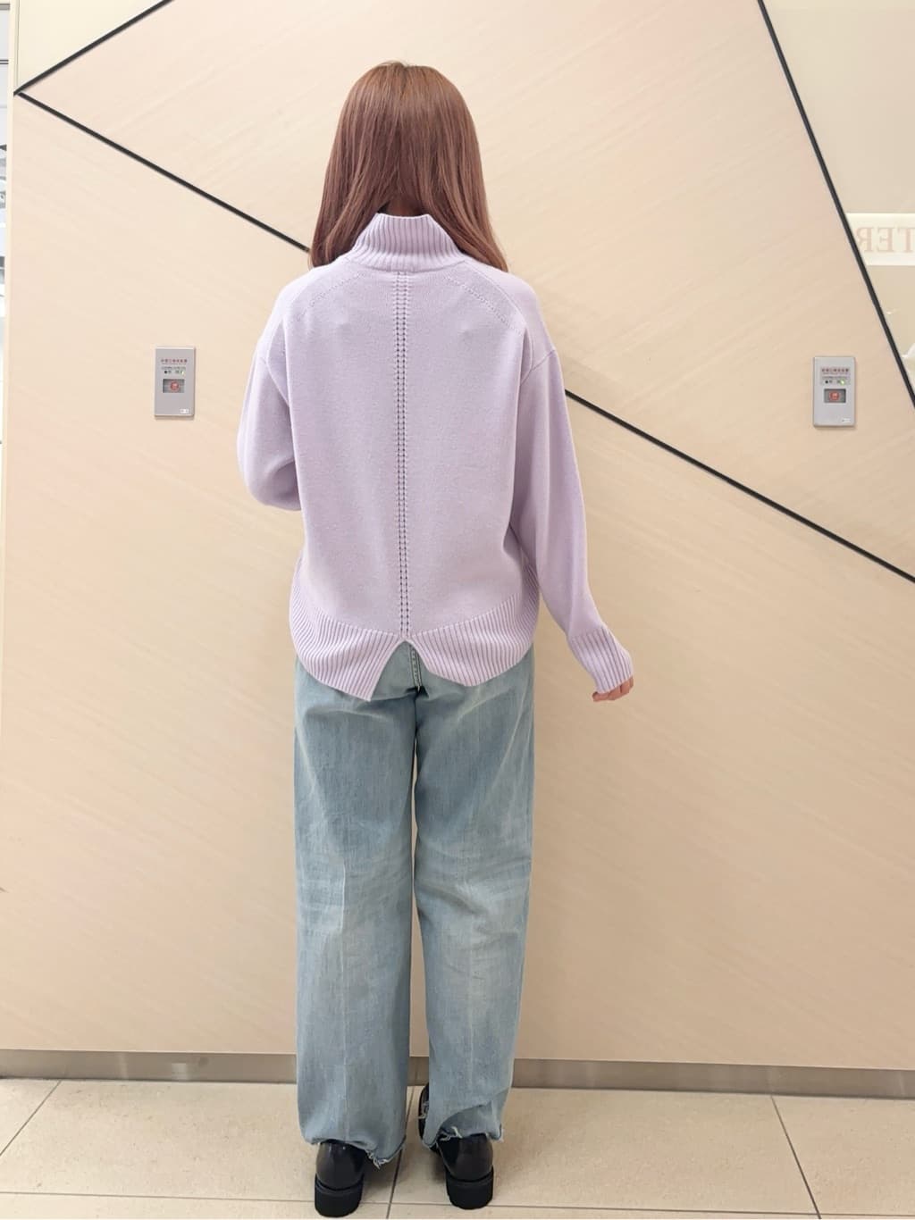 Rinaさんの「DRESSTERIOR｜センタープレス ワイドストレートデニム」を使ったコーディネート