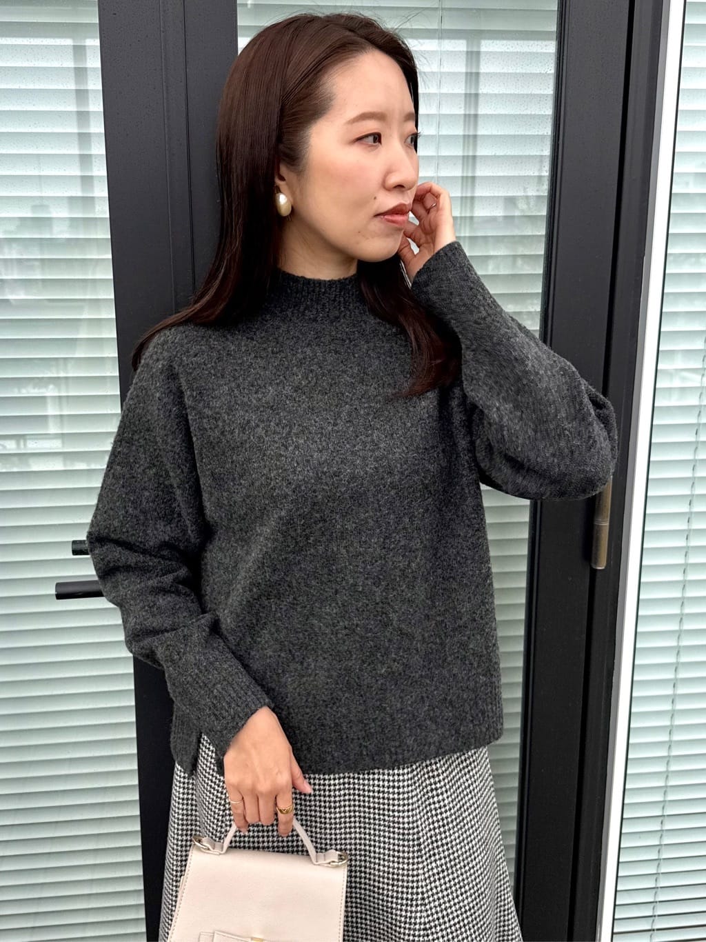 teiさんの「Couture brooch｜【5色展開】やわらかヤクライクニット」を使ったコーディネート