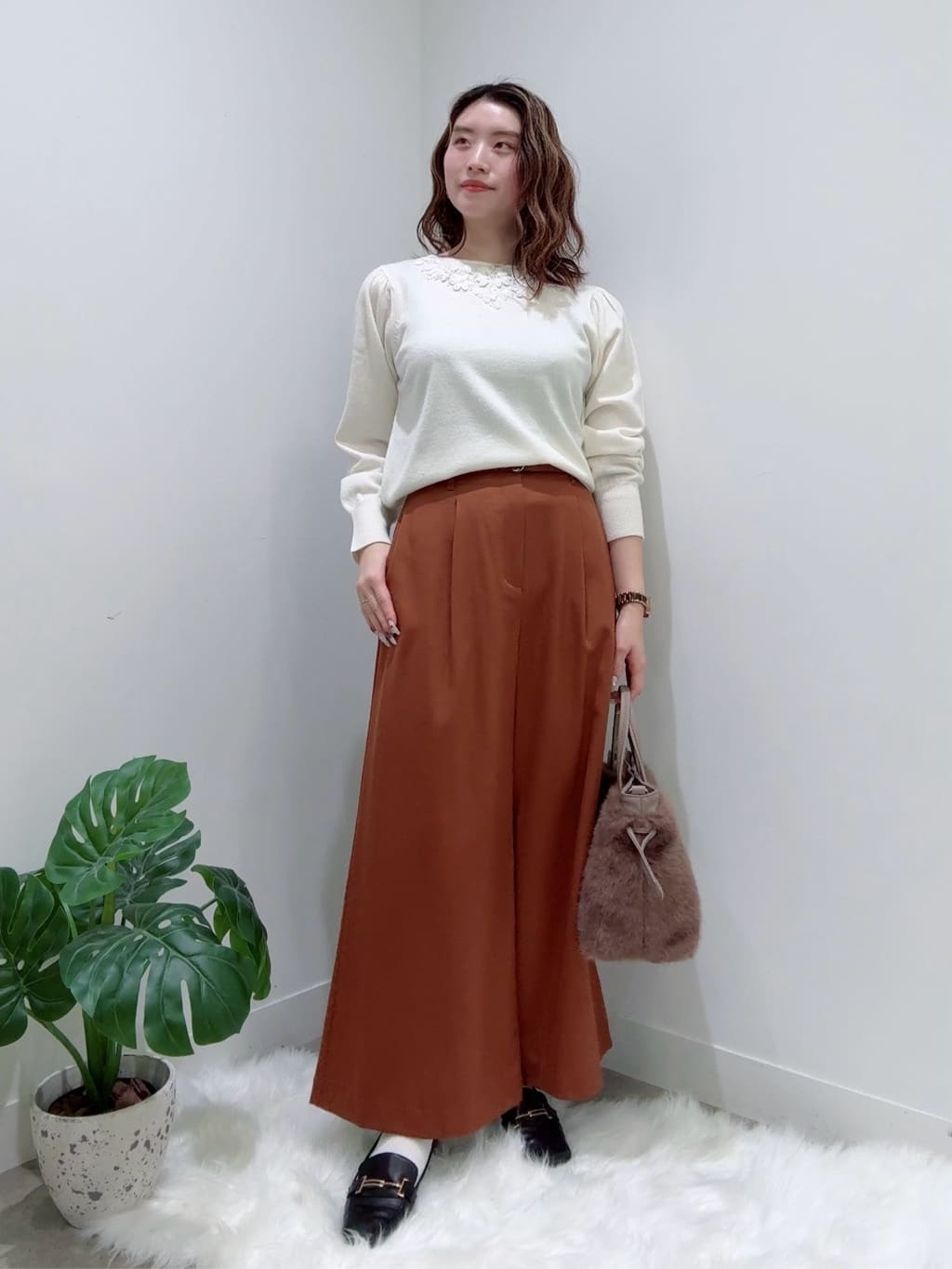 Suma Una本部スタッフさんの「SunaUna｜【上品/華やか】クラフトニット」を使ったコーディネート