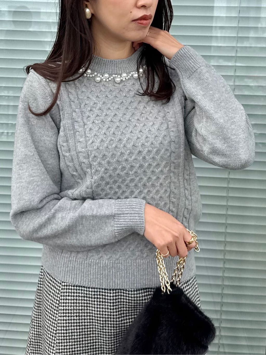 teiさんの「Couture brooch｜フェイクファーチェーンバッグ」を使ったコーディネート