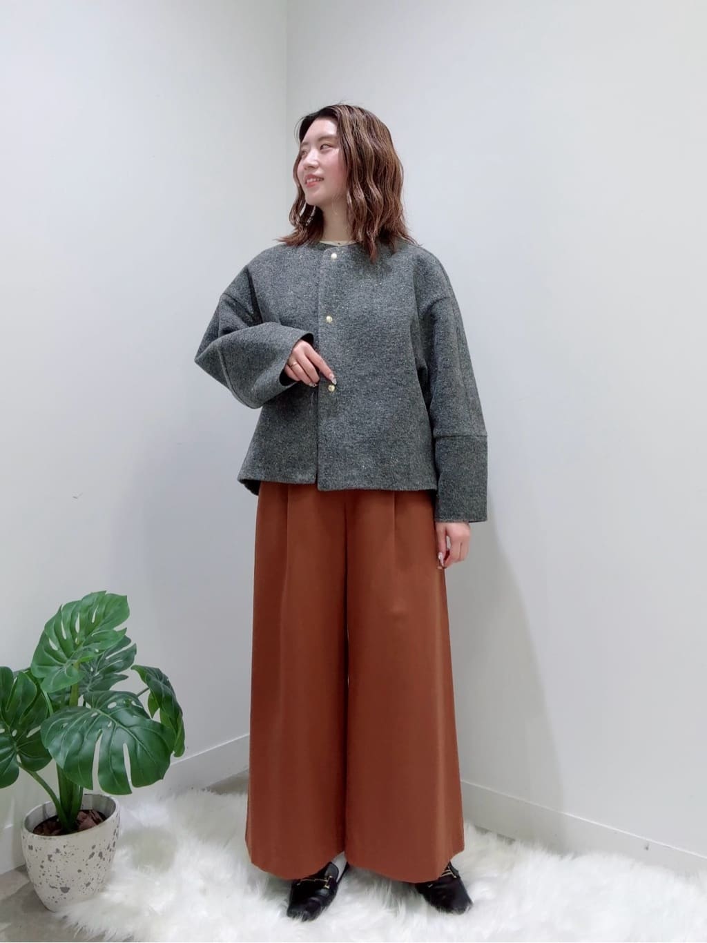 Suma Una本部スタッフさんの「SunaUna｜【ショート丈】ノーカラーライトアウター」を使ったコーディネート