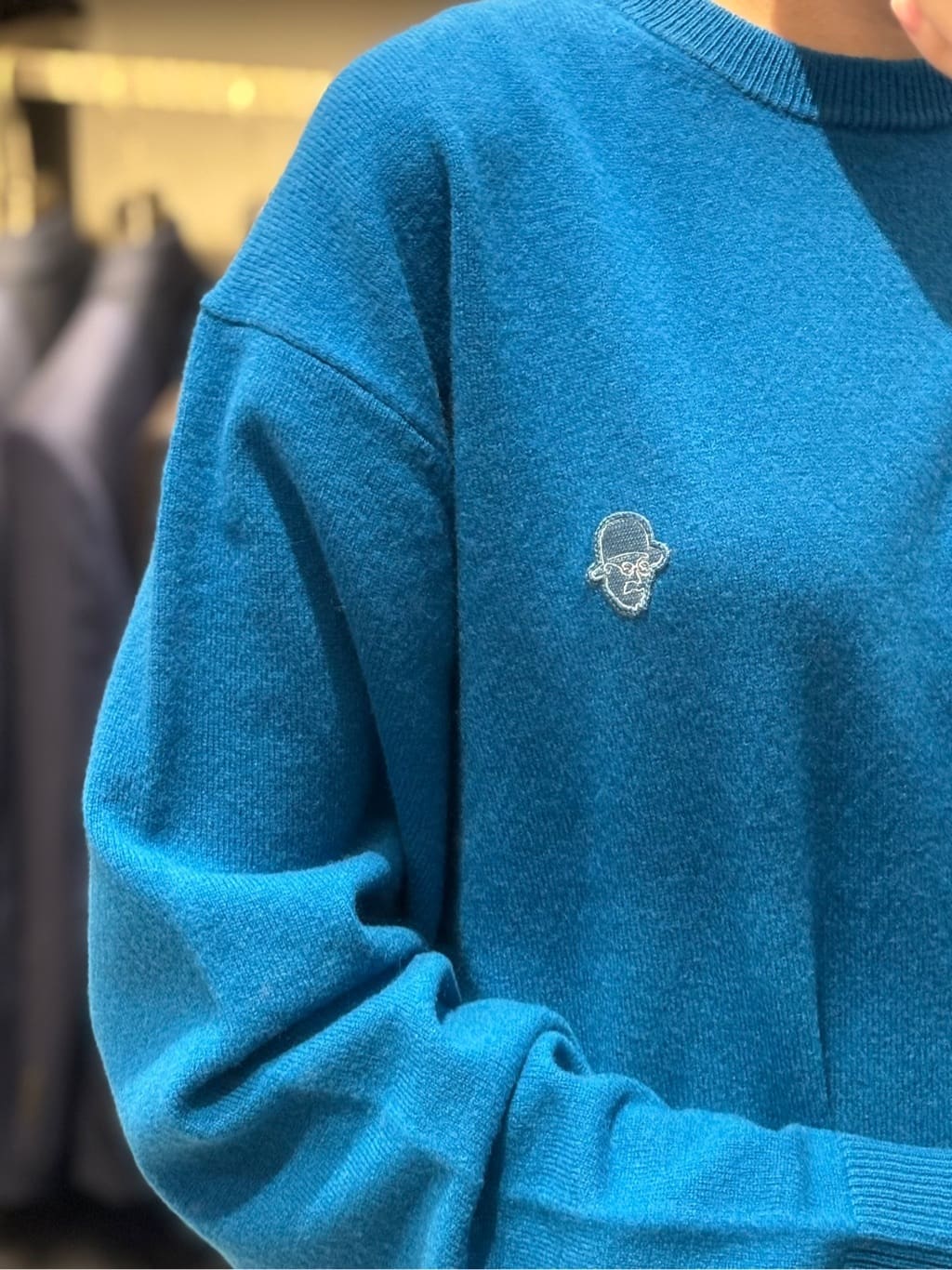 ウララさんの「TAKEO KIKUCHI｜【Air Palette Knit】ワンポイント カラーニット プルオーバー」を使ったコーディネート