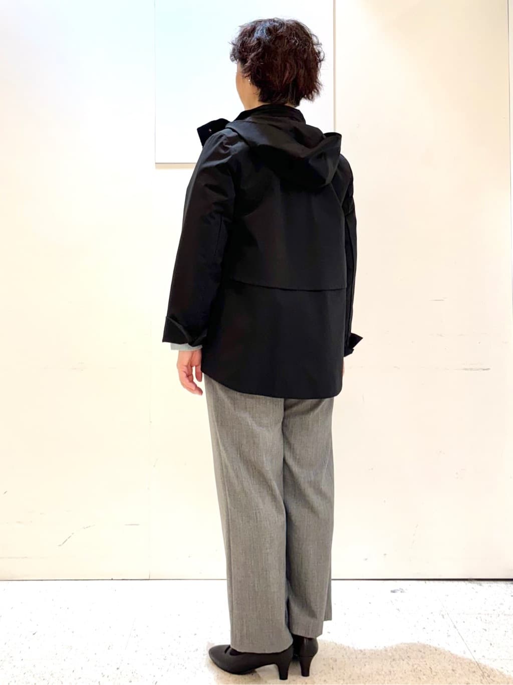 ヤスコさんの「Reflect｜【すっきり見え／フード取り外し可／通勤におすすめ◎】ライティアウター」を使ったコーディネート