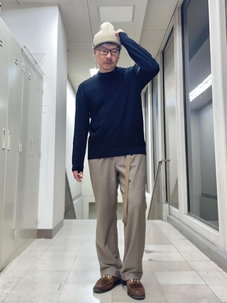 MAKOTO AIさんの「TAKEO KIKUCHI｜ハイゲージ モックネック ニット プルオーバー」を使ったコーディネート