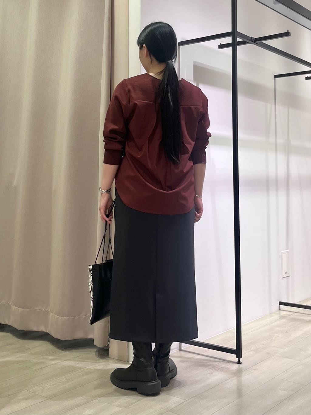 hasuさんの「INDIVI｜【洗える／選べる8色】トーンアップニット」を使ったコーディネート
