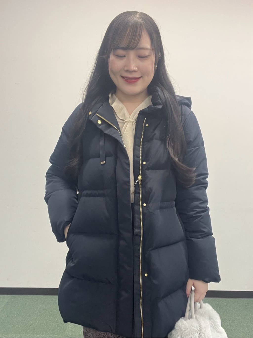 Hitomiさんの「index｜KAWADAダウンドロストミドルコート【撥水／洗濯機OK／2WAY／静電気防止裏地】《XS～3L》」を使ったコーディネート