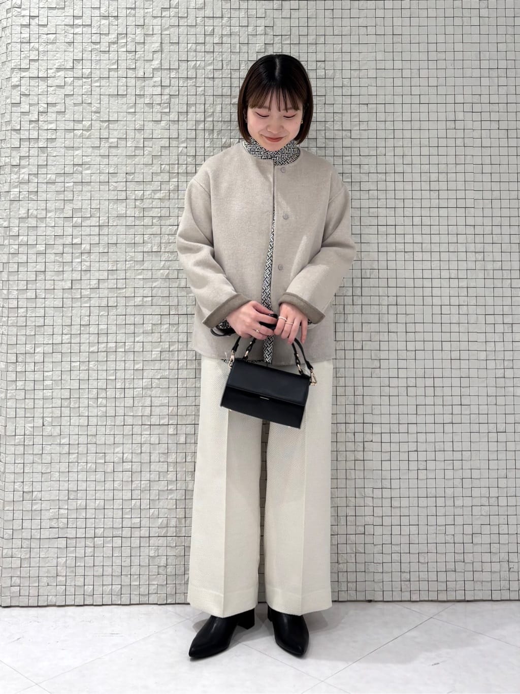 sakuさんの「INDIVI｜ジオメプリントボウタイブラウス」を使ったコーディネート