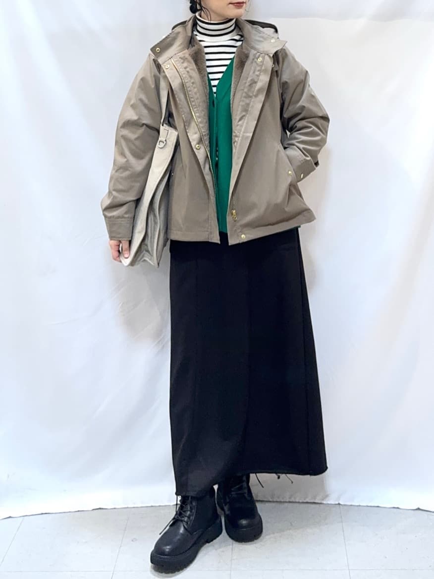 𝐇𝐢𝐫𝐨𝐦𝐢さんの「SHOO･LA･RUE｜【洗える/毛玉レス】表面がきれいなVネックカーディガン」を使ったコーディネート