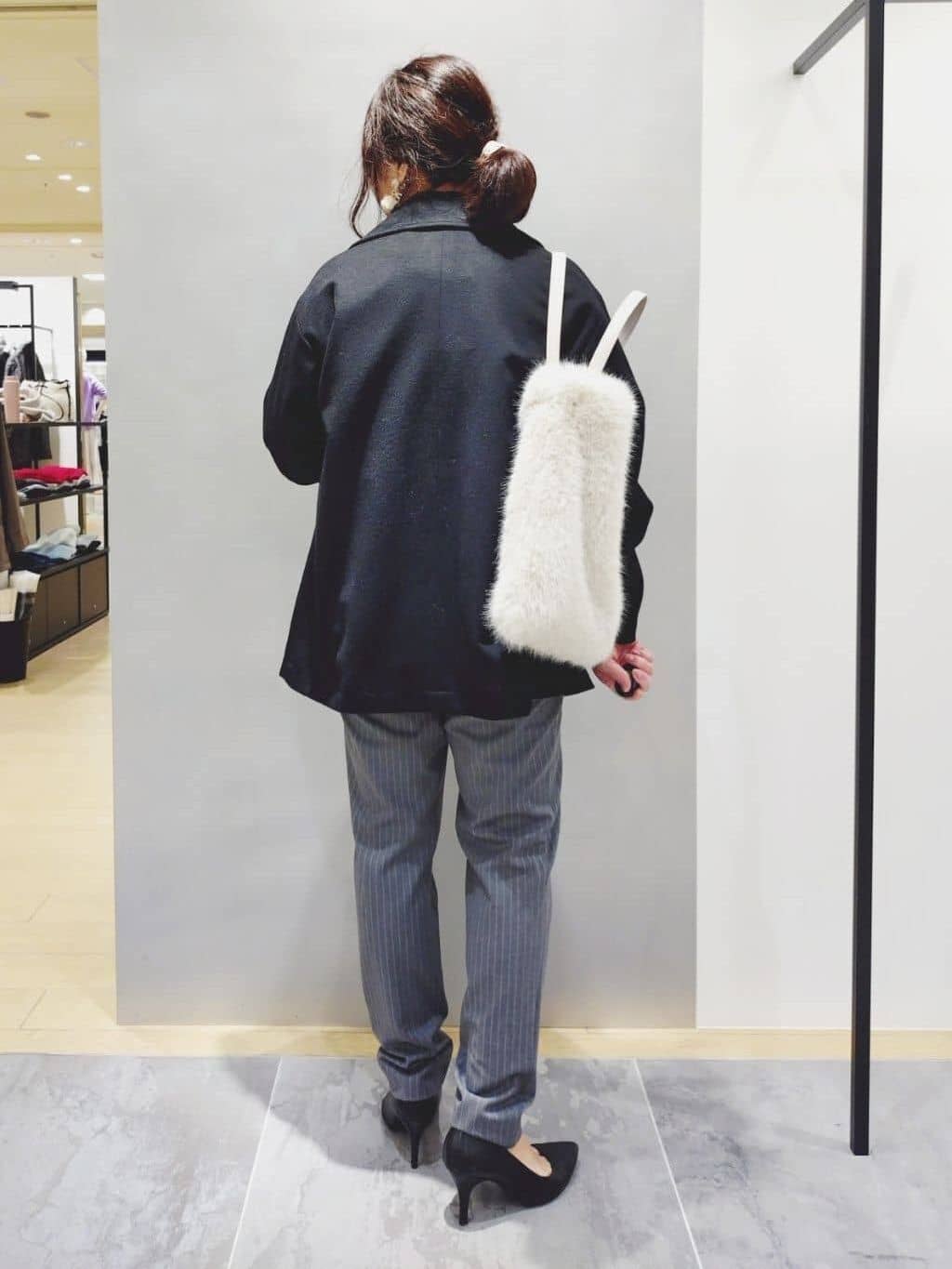 TOMOMIさんの「INDIVI｜【軽やか／ゆったり】ウール混ショートトレンチコート」を使ったコーディネート