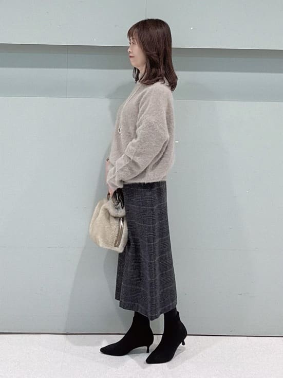 makiさんの「UNTITLED｜【大人な品格/ふわふわニット】フォックスカシミヤ コクーンニット」を使ったコーディネート