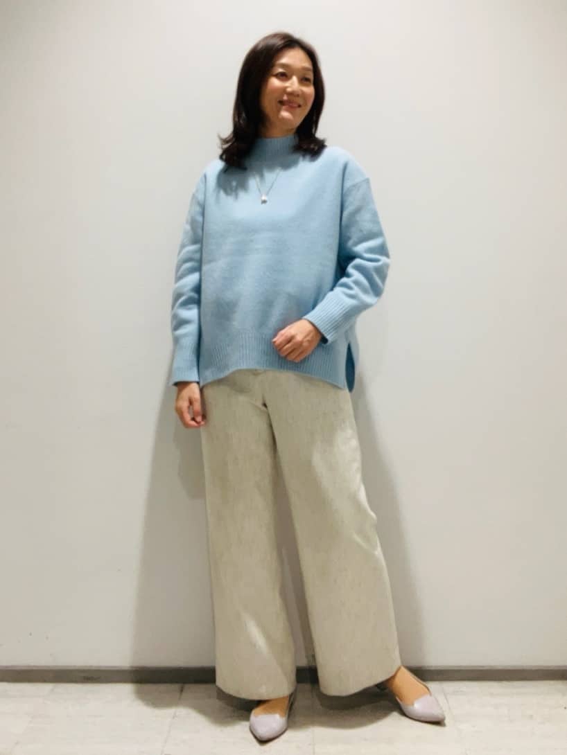 fujiさんの「INDIVI｜【冬ニット人気NO．1！／カシミヤ混】ミドルゲージハイネックニット」を使ったコーディネート
